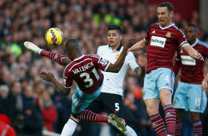 ATP总决赛第3日综述：阿卡逆转迎两连胜，穆塞蒂保留晋级希望