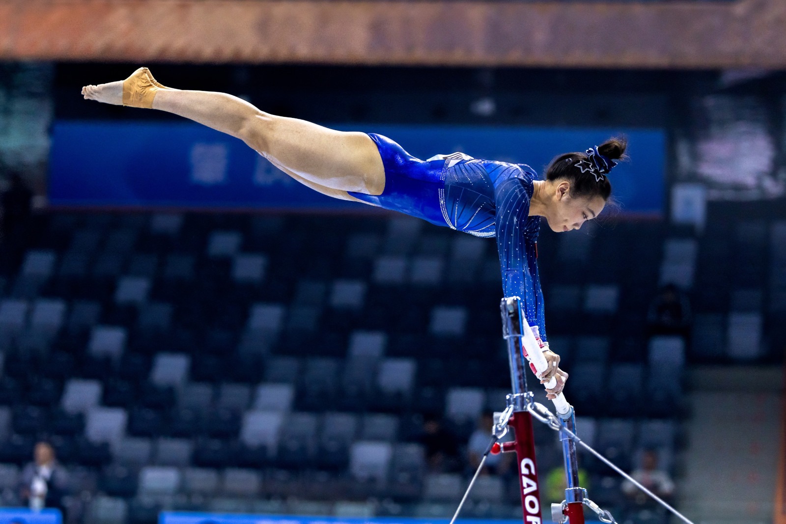 津门虎两次“送礼”！王献均手球送点，罗斯巨大失误，申花笑纳大礼